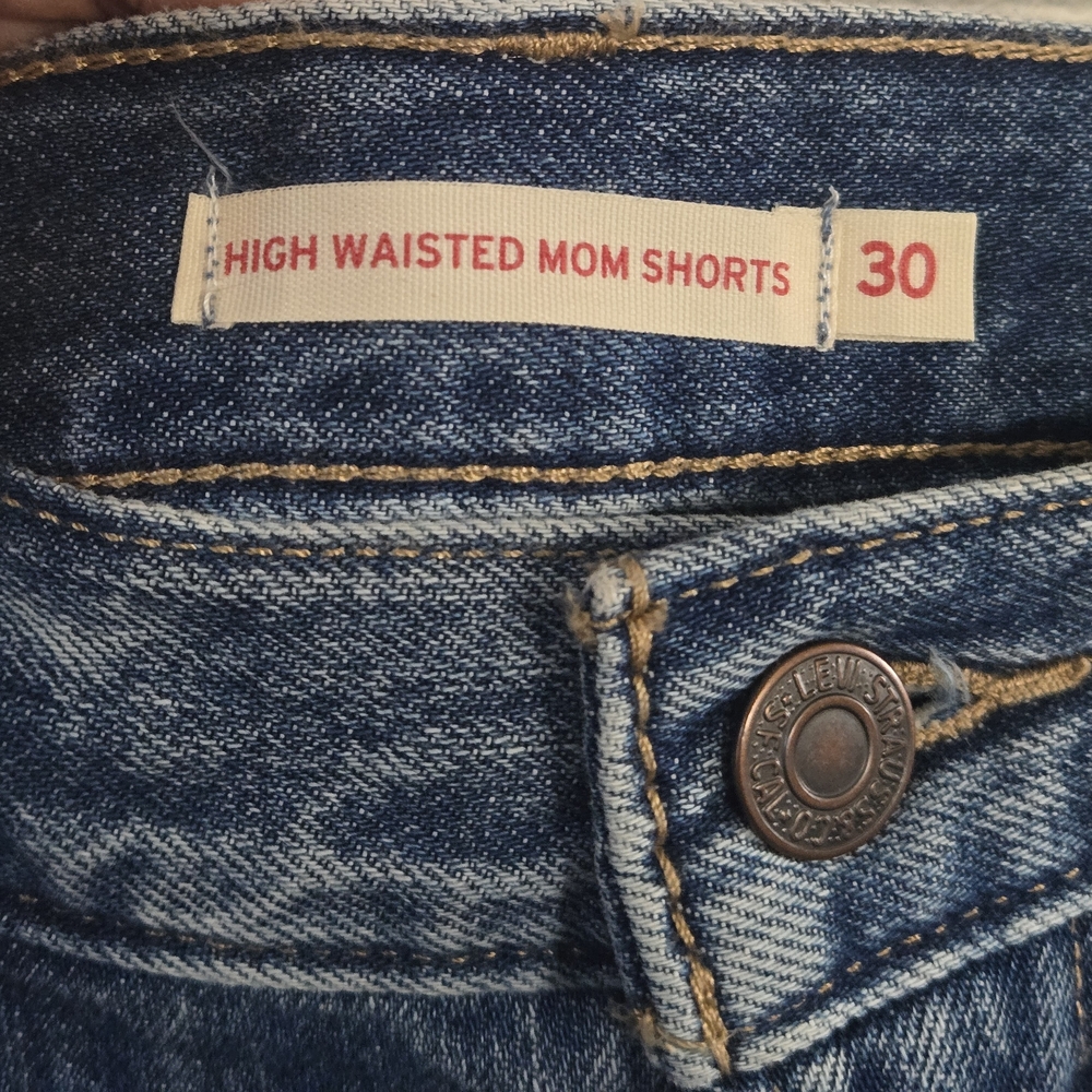 Levi's High Waisted Mom Short  Blue Denim Shorts - Picture 6 of 9